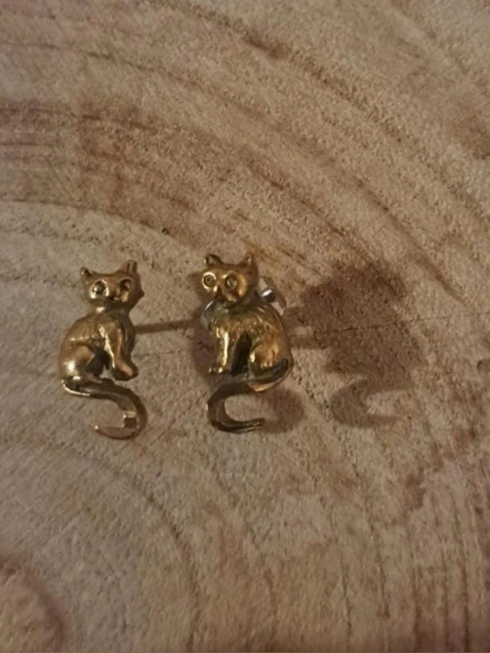American Vintage Gold Cat Stud Earrings